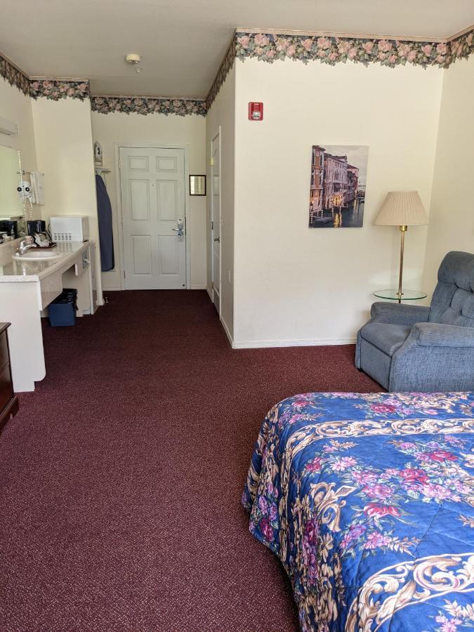 Lighthouse Inn Crescent City Dış mekan fotoğraf