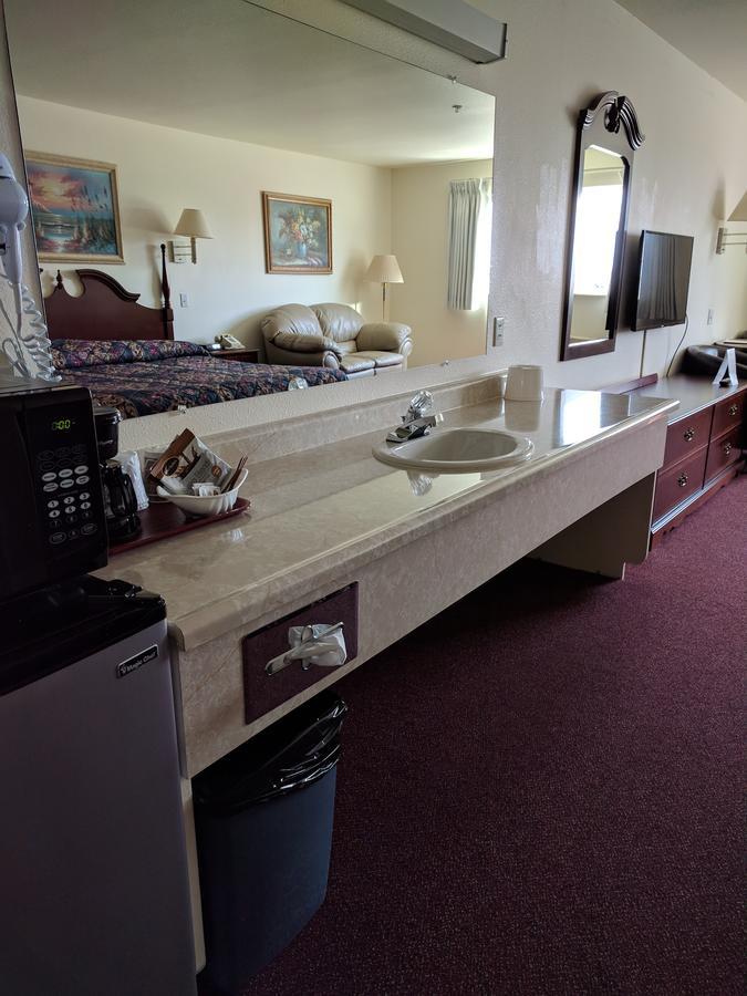 Lighthouse Inn Crescent City Dış mekan fotoğraf